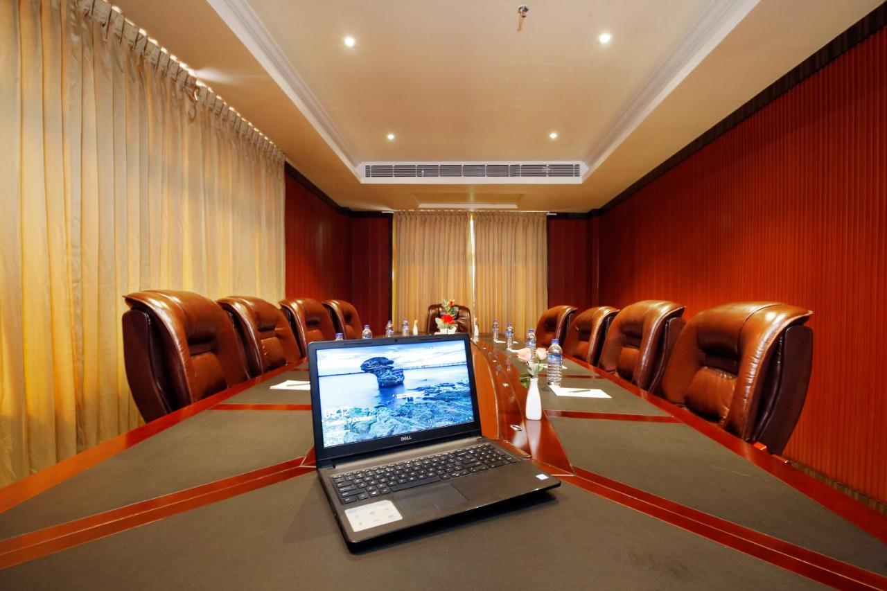 Hotel Park Residency Nilambur Ngoại thất bức ảnh